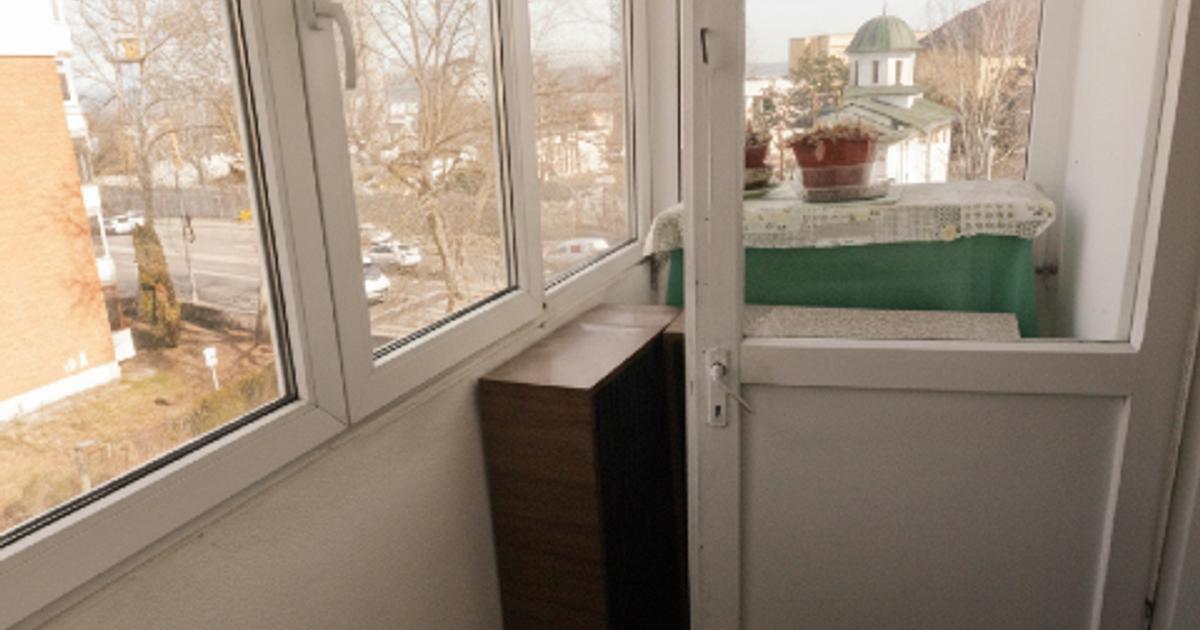 Apartament semidecomandat cu 3 camere în zona Trivale, Pitești