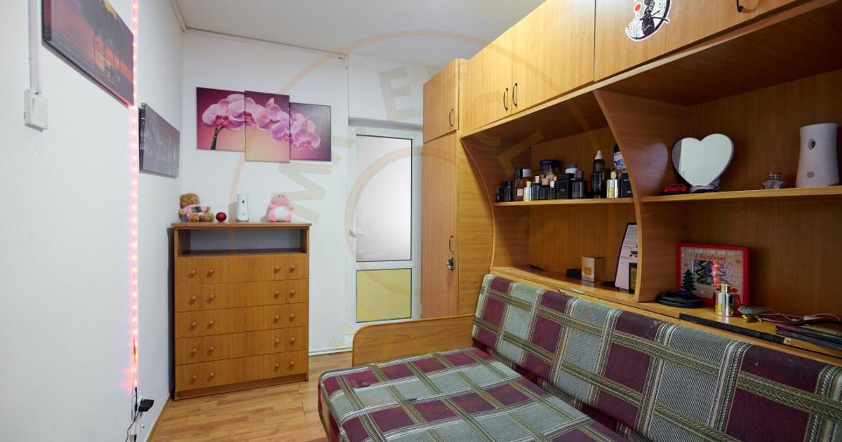 Apartament semidecomandat cu 3 camere în zona Trivale, Pitești