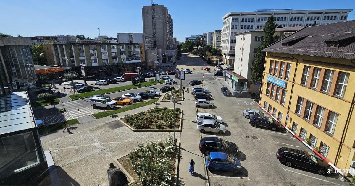 Apartament decomandat cu 5 camere în zona Ultracentral, Pitești