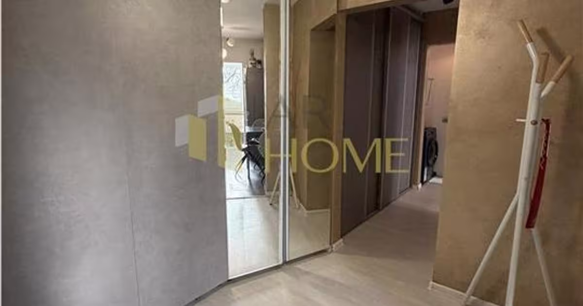 Apartament decomandat cu 3 camere în zona Democrației, Ploiești