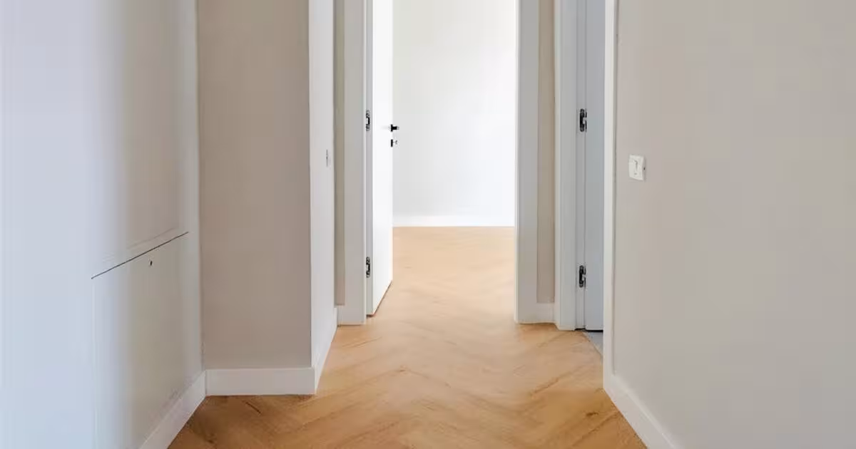 Apartament semidecomandat cu 3 camere în zona Vest, Ploiești
