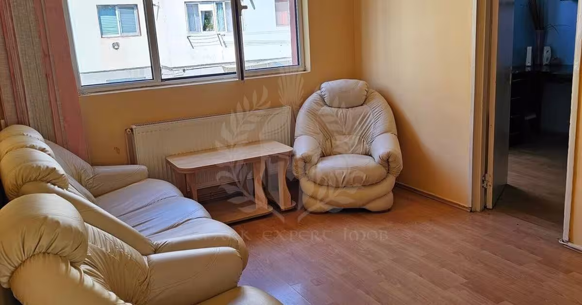 Apartament semidecomandat cu 2 camere în zona Central, Plopeni