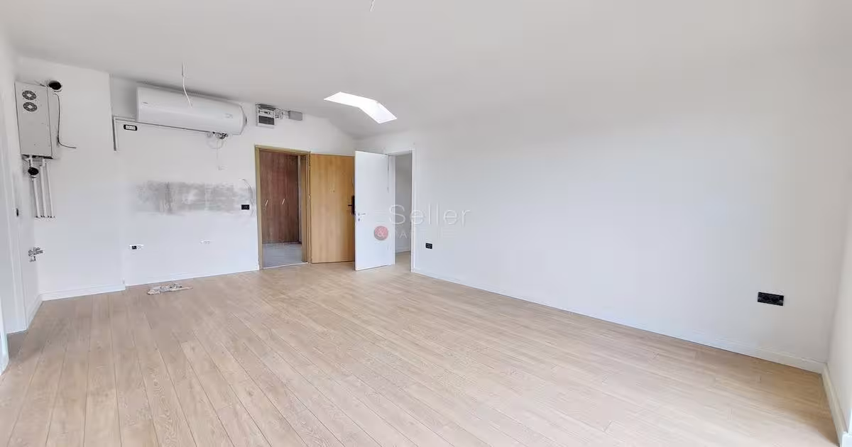 Apartament decomandat cu 2 camere în Poiana Brașov