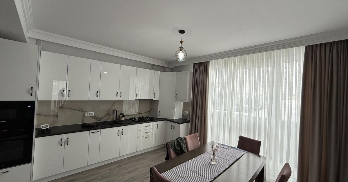 Apartament decomandat cu 3 camere în zona Exterior Vest, Rădăuți