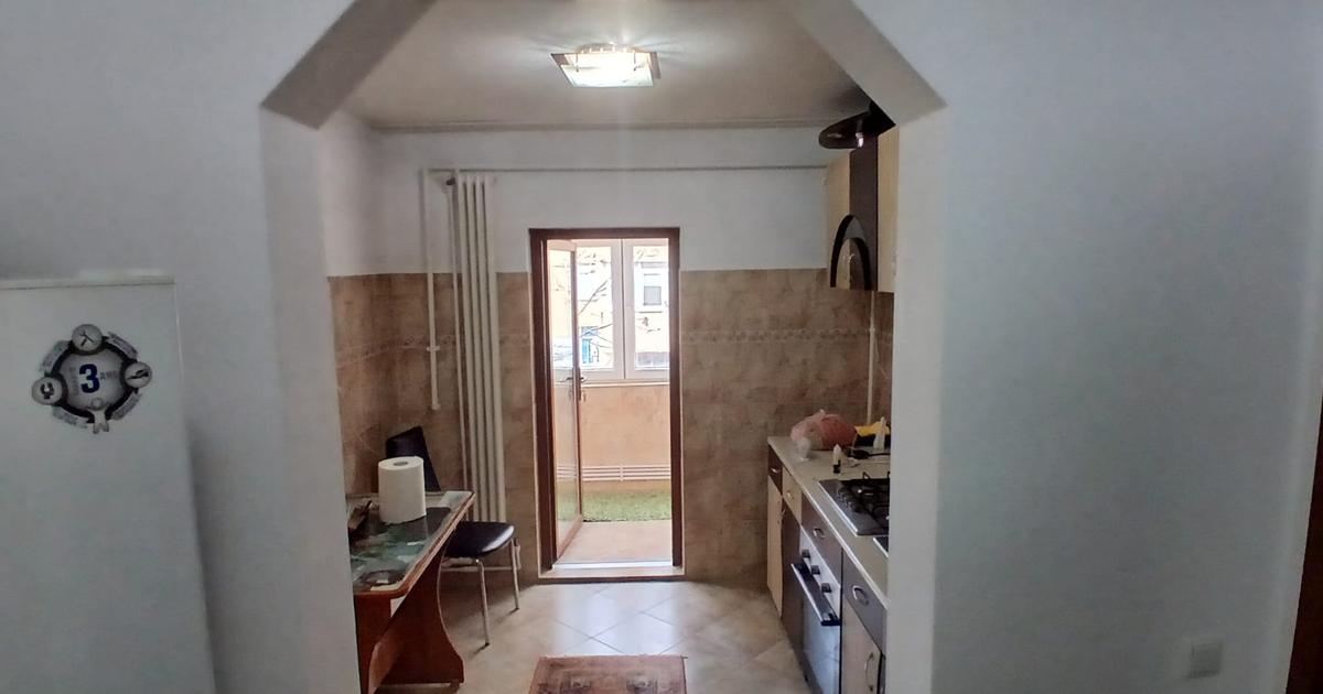 Apartament decomandat cu 2 camere în Râmnicu Sărat