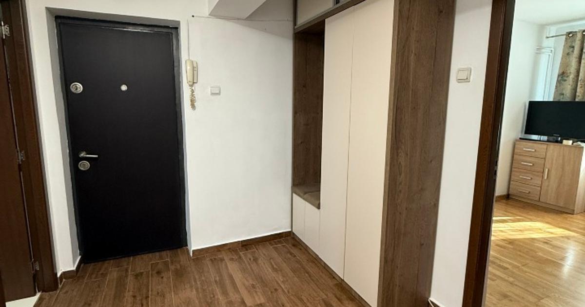 Apartament semidecomandat cu 4 camere în zona Central, Râmnicu Vâlcea