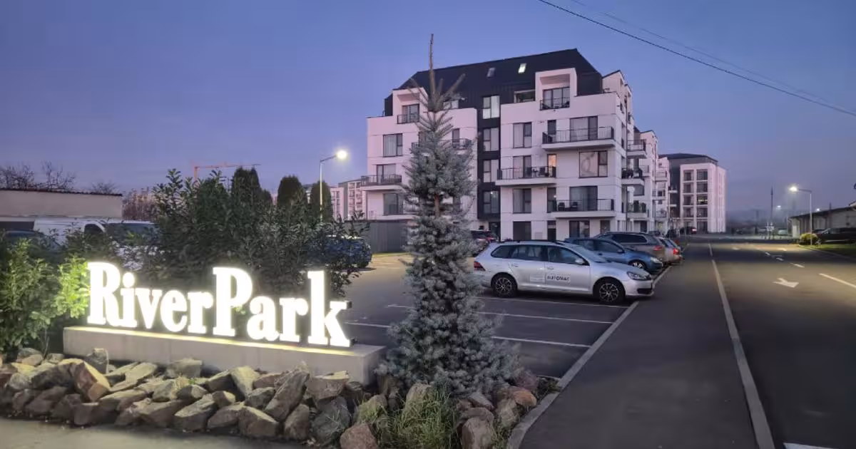 Apartament semidecomandat cu 2 camere în zona Central, Reghin