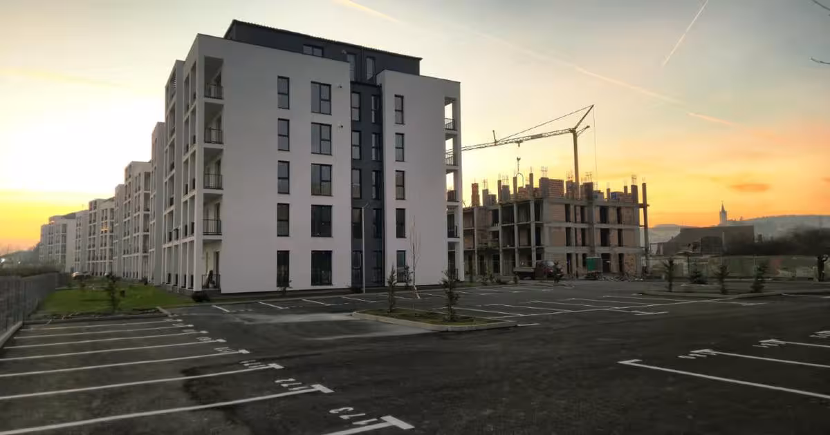 Apartament decomandat cu 3 camere în zona Central, Reghin