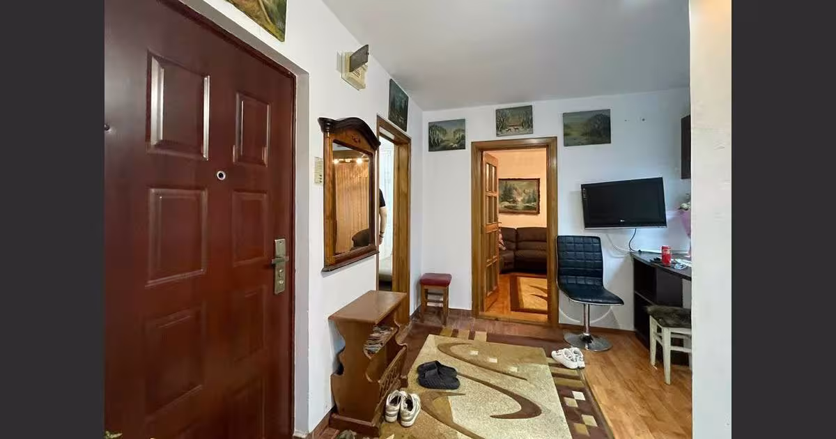 Apartament decomandat cu 3 camere în zona Calea Timișoarei, Reșița