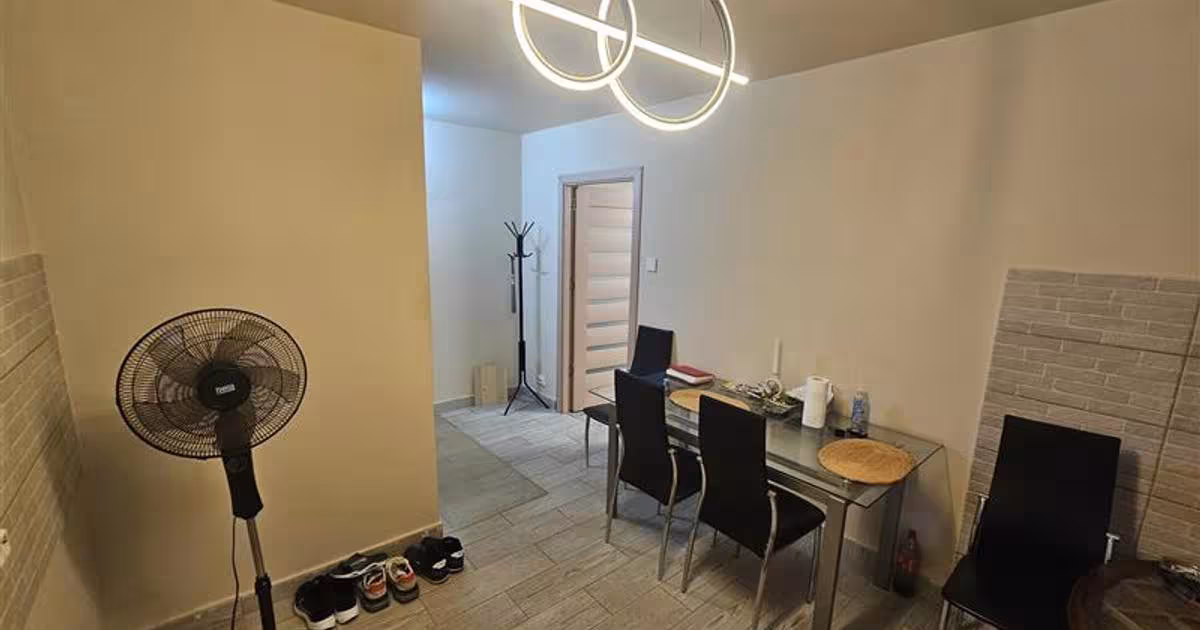 Apartament semidecomandat cu 2 camere în zona Micro I, Reșița