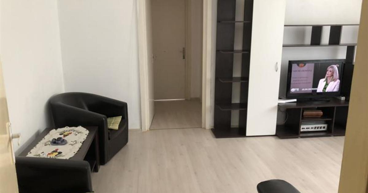 Apartament semidecomandat cu 2 camere în zona Micro I, Reșița