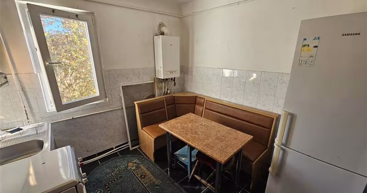 Apartament semidecomandat cu 2 camere în zona Micro I, Reșița