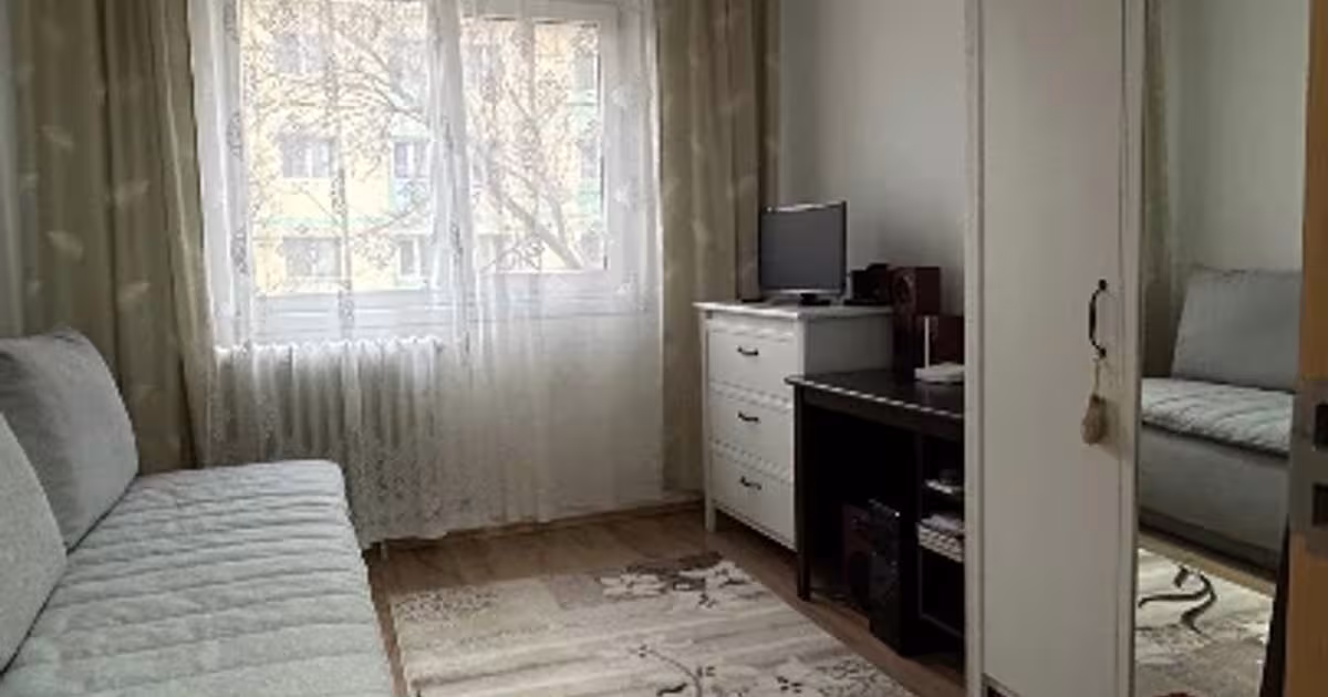 Apartament semidecomandat cu 3 camere în zona Micro III, Reșița