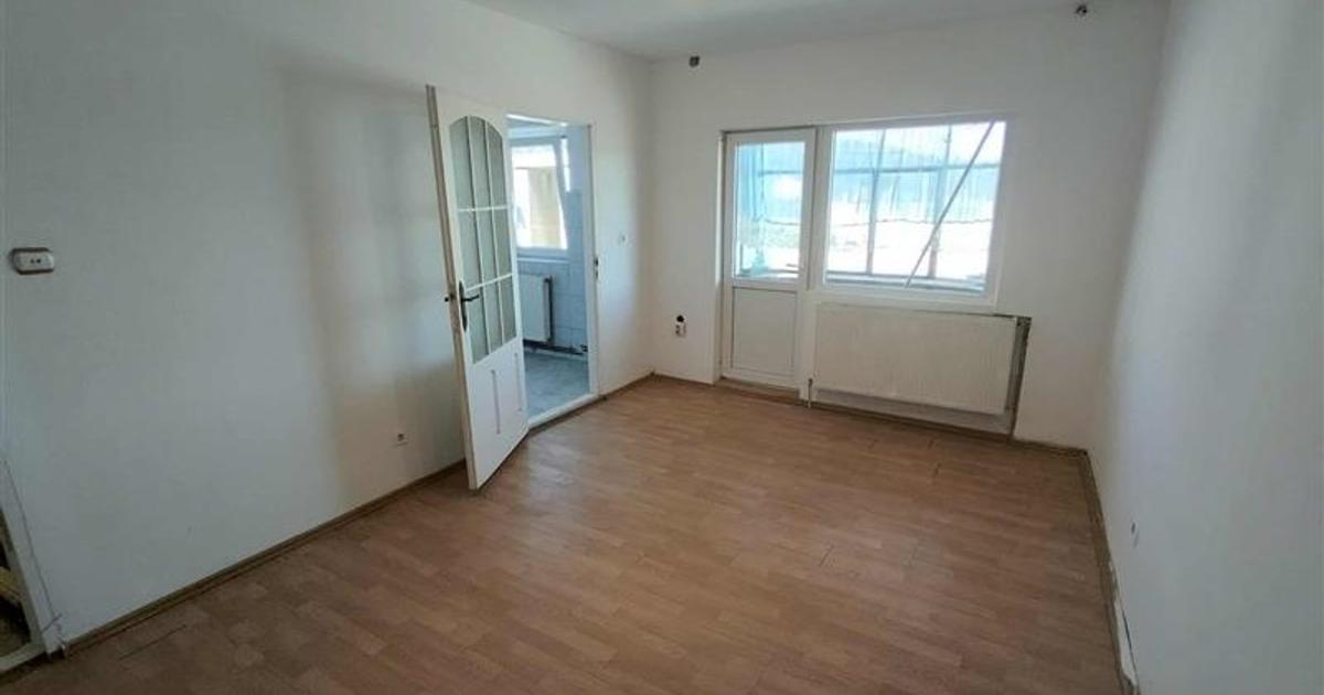 Apartament semidecomandat cu 2 camere în zona Mociur, Reșița