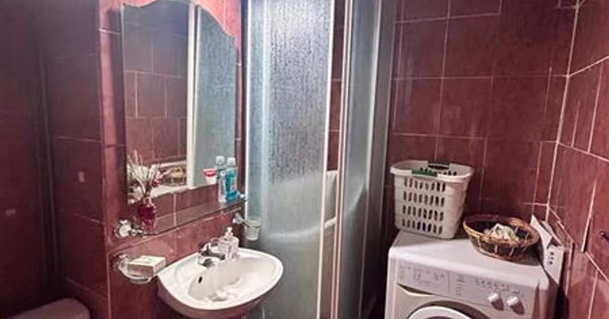 Apartament semidecomandat cu 4 camere în zona Ultracentral, Reșița