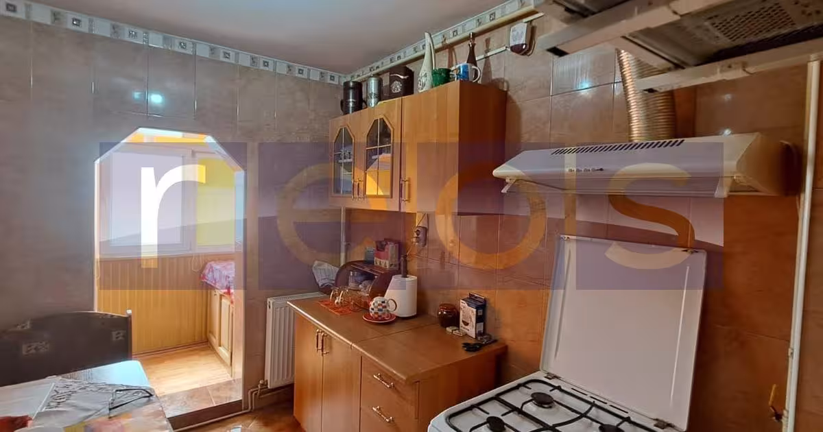 Apartament decomandat cu 2 camere în zona Central, Roșiori de Vede