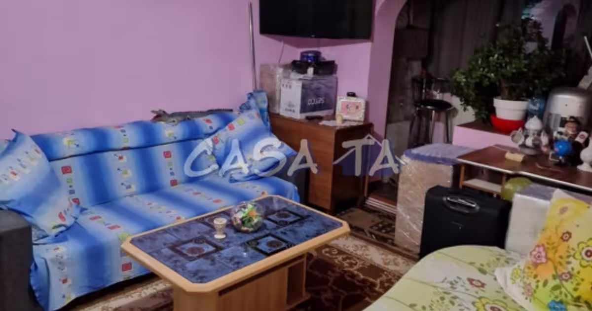 Apartament semidecomandat cu 2 camere în zona Central, Rovinari