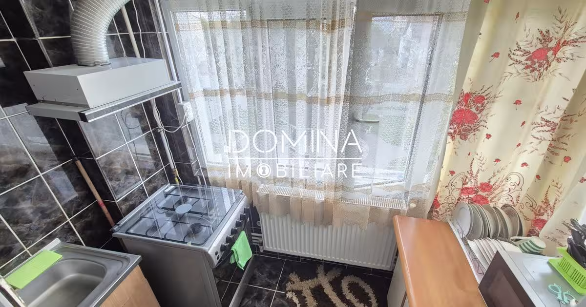 Apartament semidecomandat cu 2 camere în zona Central, Rovinari