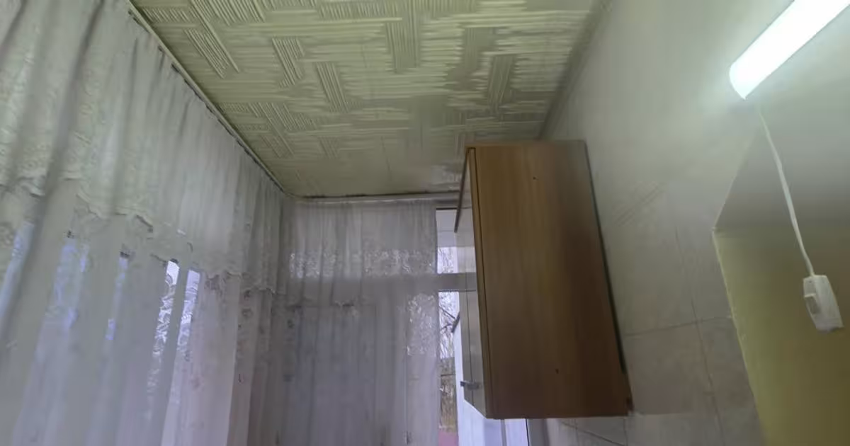 Apartament decomandat cu 3 camere în Rovinari