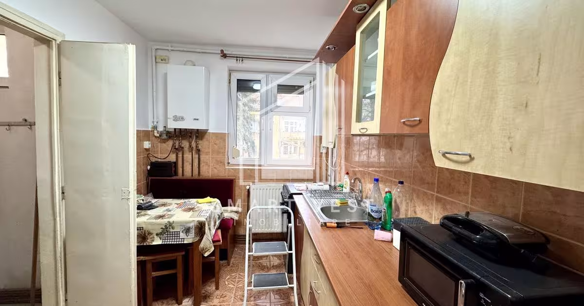 Apartament decomandat cu 2 camere în zona Central, Satu Mare