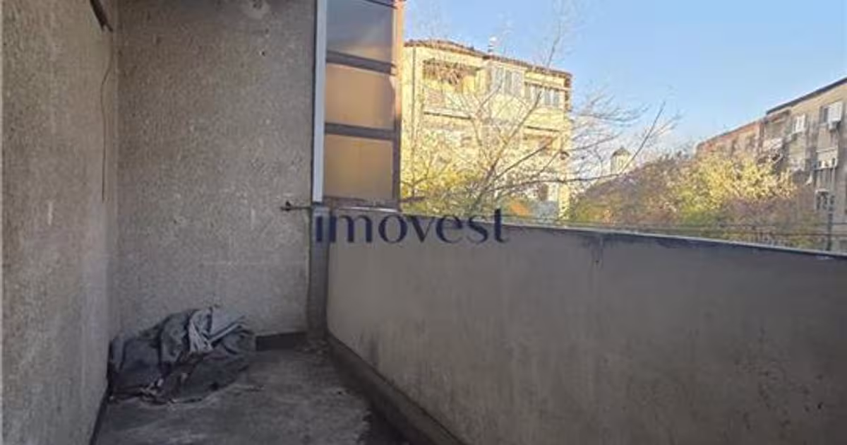 Apartament semidecomandat cu 3 camere în zona Micro 16, Satu Mare