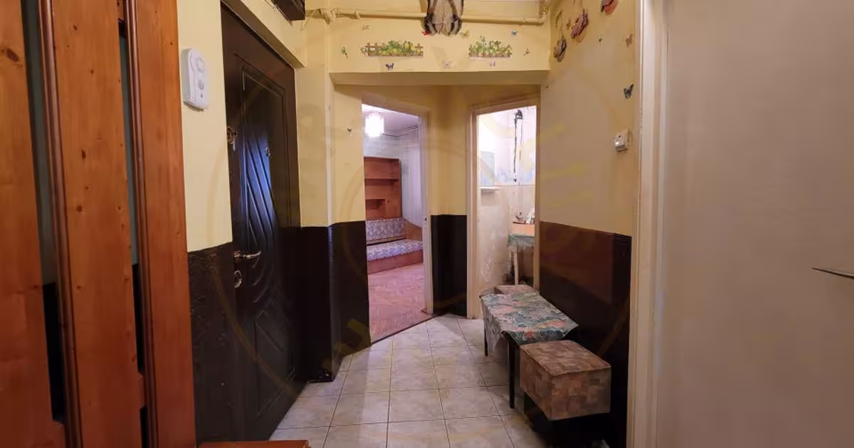 Apartament semidecomandat cu 3 camere în zona Micro 16, Satu Mare