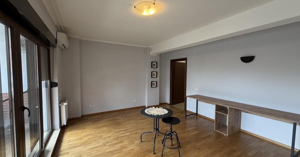 Apartament decomandat cu 3 camere în zona Sisești, Sector 1