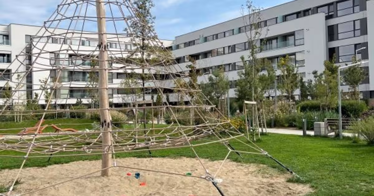 Apartament decomandat cu 3 camere în zona Străulești, Sector 1
