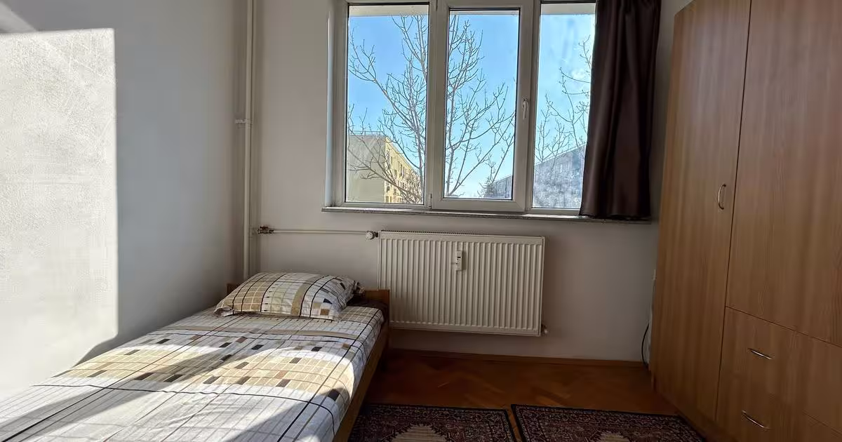 Apartament semidecomandat cu 3 camere în zona 1 Decembrie 1918, Sector 3