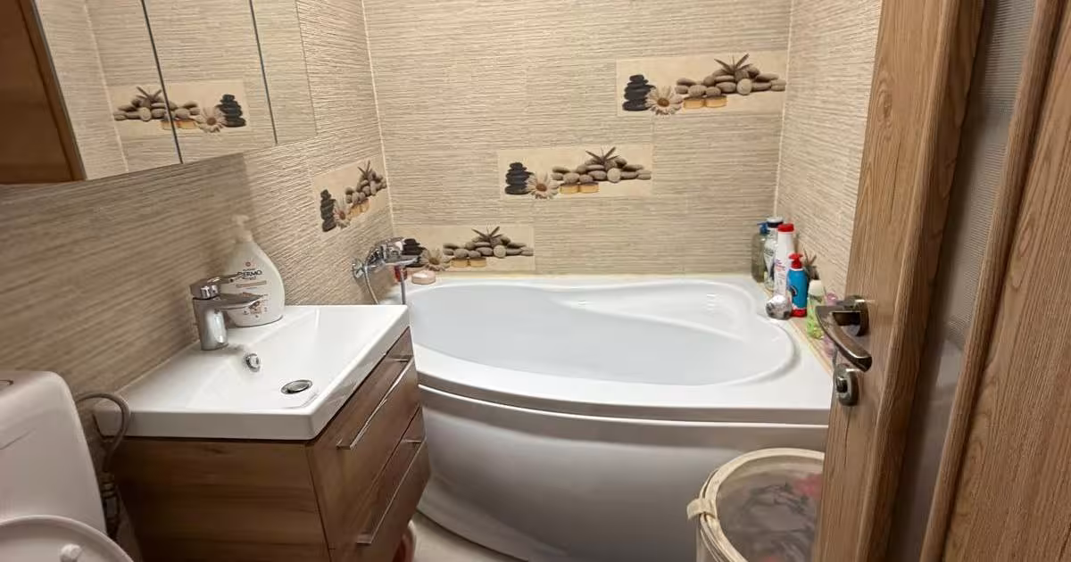 Apartament semidecomandat cu 3 camere în zona Baba Novac, Sector 3