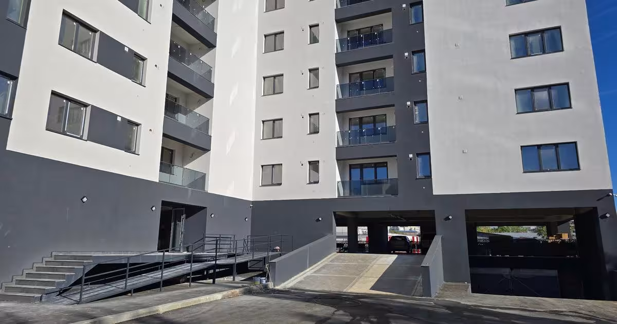 Apartament decomandat cu 2 camere în zona Titan, Sector 3