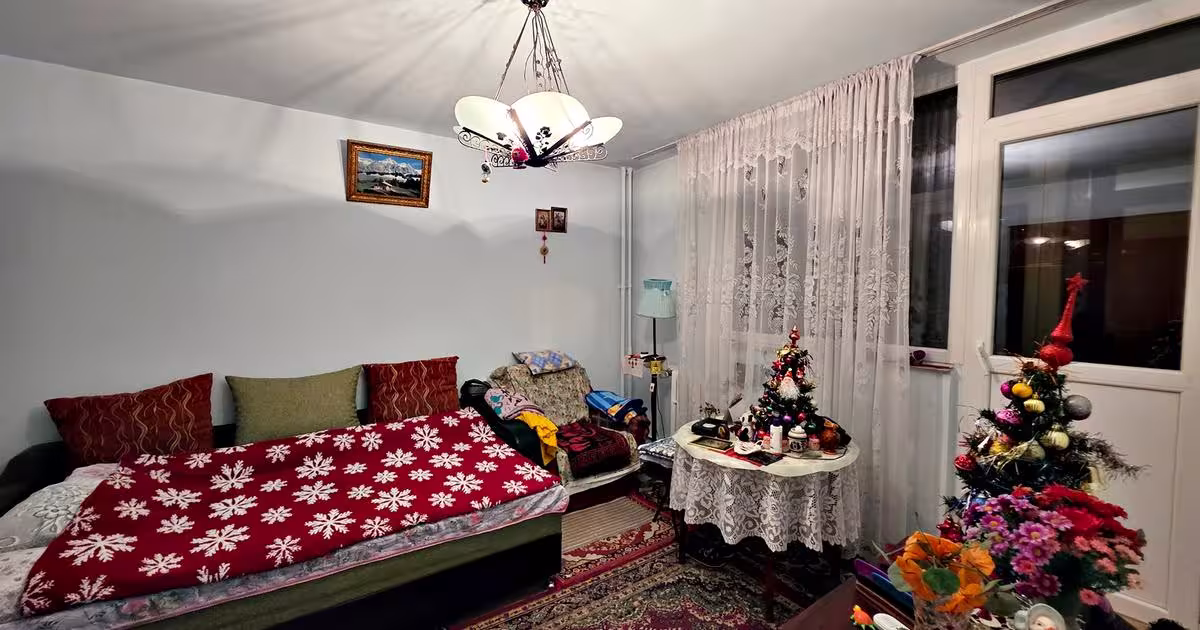 Apartament decomandat cu 3 camere în zona Titan, Sector 3