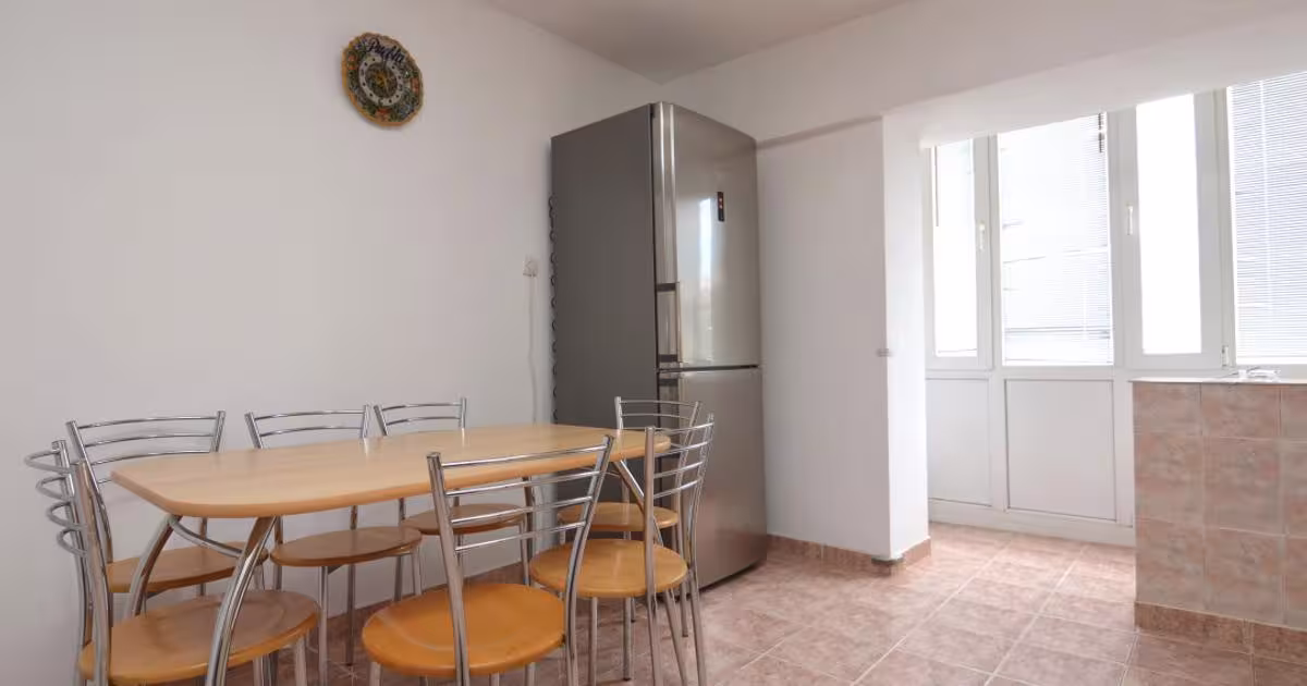 Apartament decomandat cu 4 camere în zona Unirii, Sector 3
