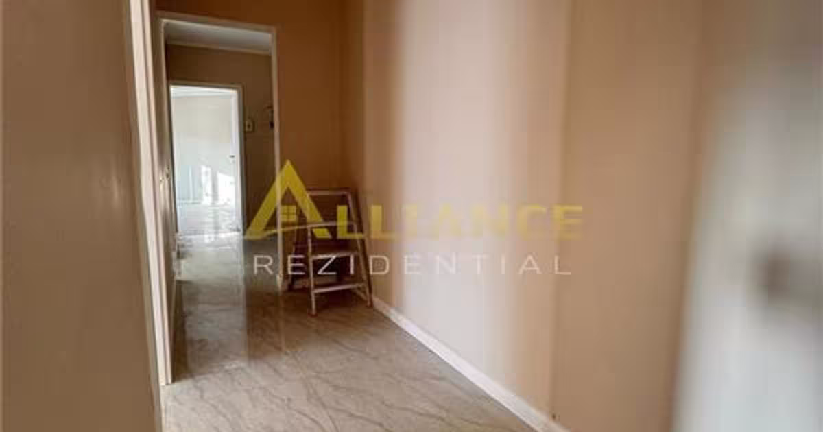 Apartament decomandat cu 3 camere în zona Apărătorii Patriei, Sector 4