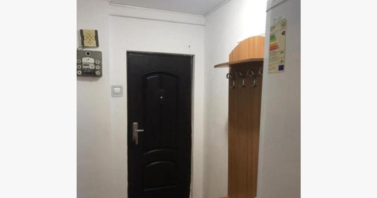 Apartament semidecomandat cu 3 camere în zona Berceni, Sector 4