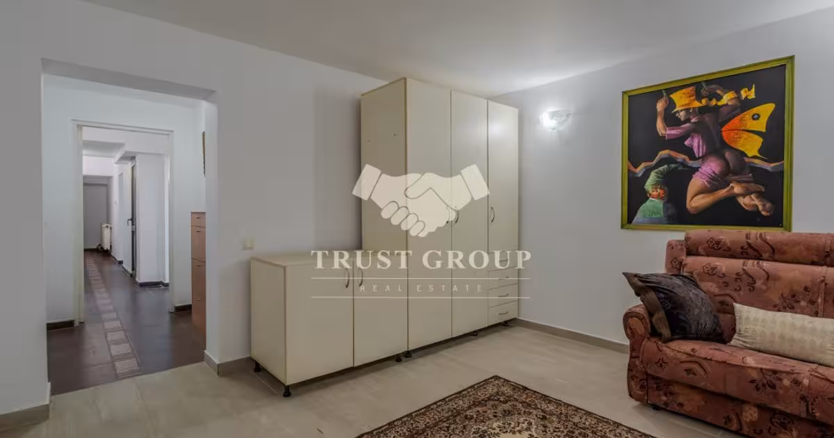 Apartament decomandat cu 8 camere în zona Cotroceni, Sector 5