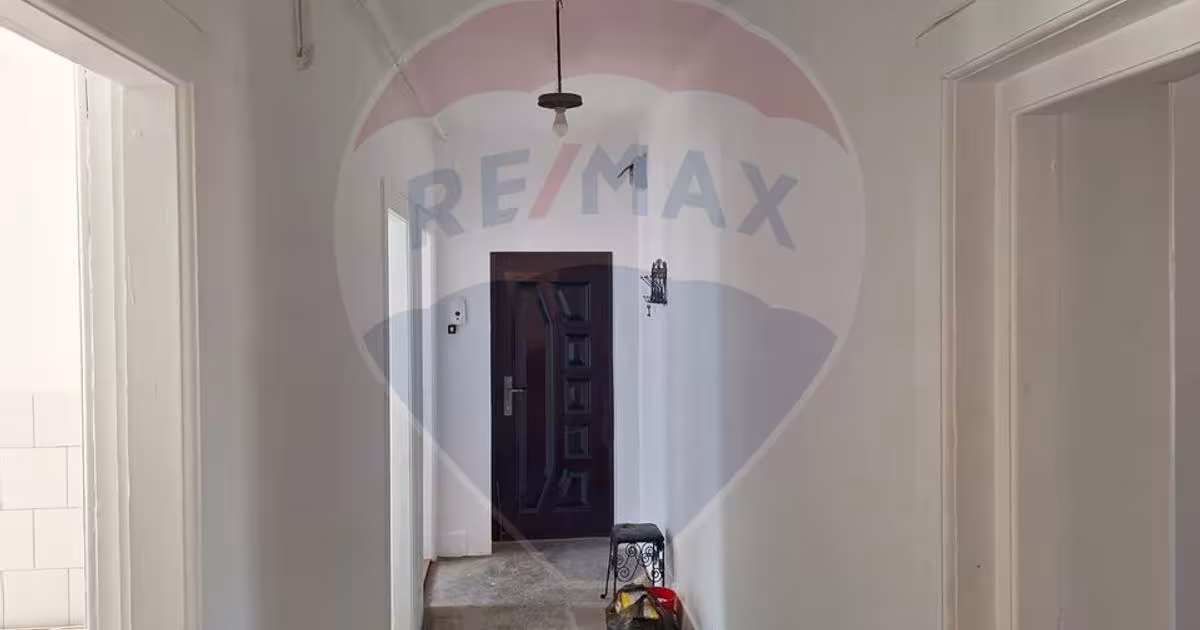 Apartament decomandat cu 2 camere în zona Central, Simeria