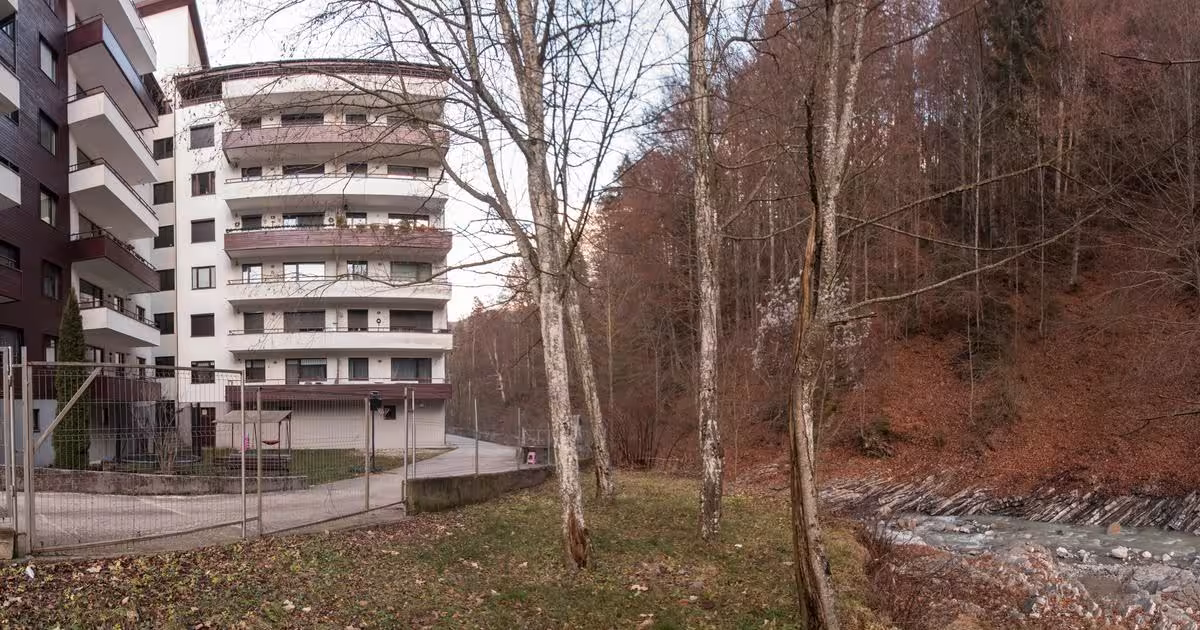 Apartament semidecomandat cu 3 camere în zona Calea Moroieni, Sinaia