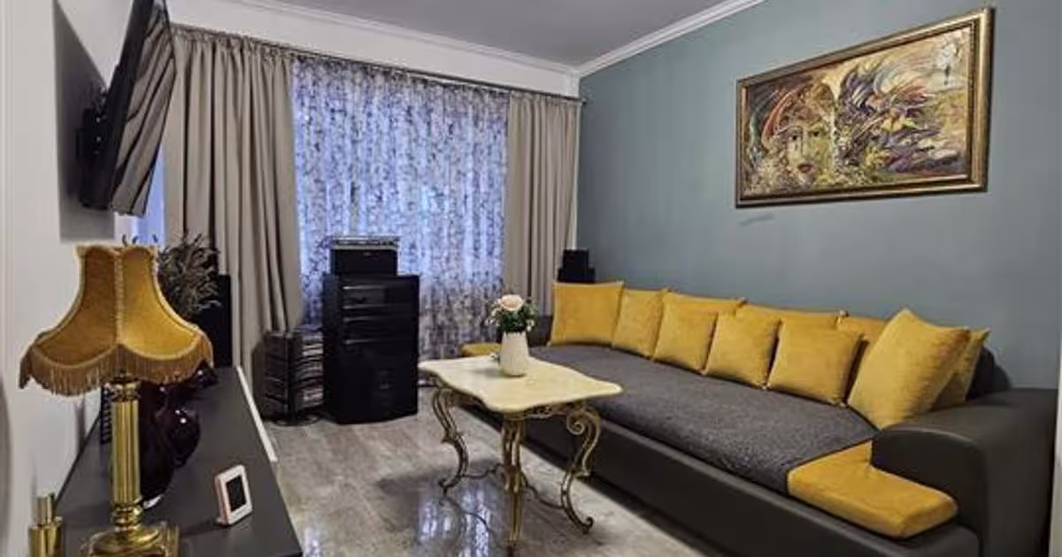 Apartament decomandat cu 3 camere în zona Central, Slănic-Moldova