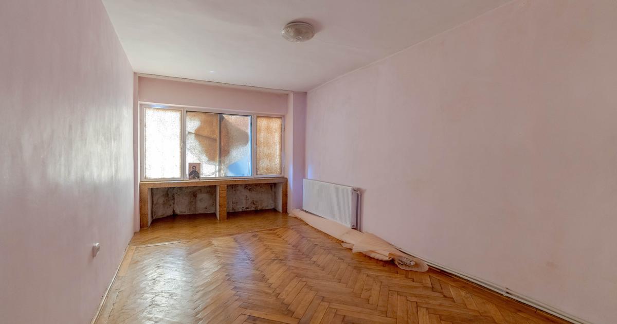 Apartament decomandat cu 2 camere în zona Central, Slobozia