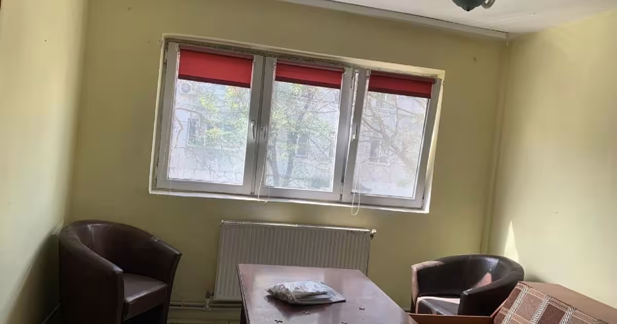 Apartament decomandat cu 3 camere în zona Central, Slobozia