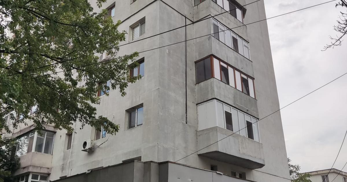 Apartament decomandat cu 3 camere în zona Central, Slobozia