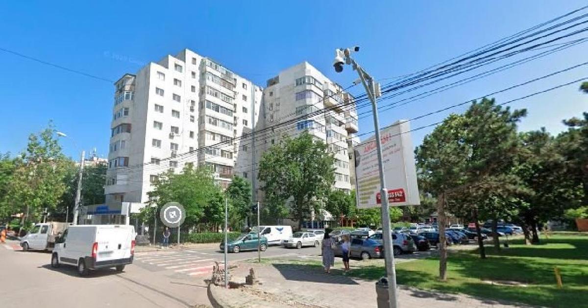 Apartament decomandat cu 4 camere în zona Central, Slobozia