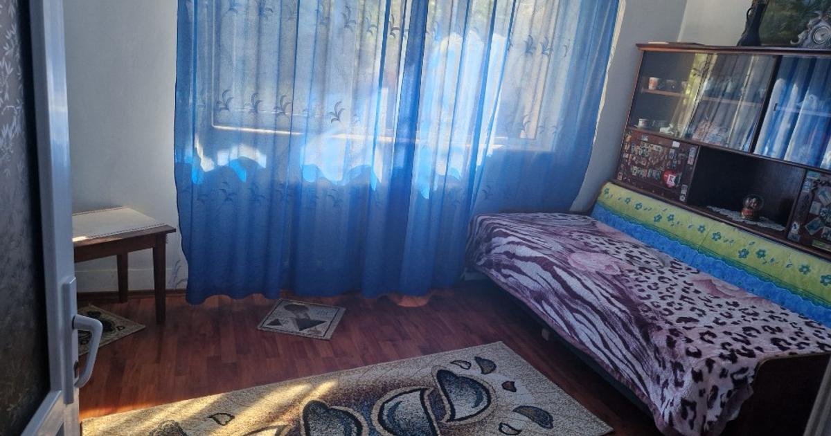Apartament semidecomandat cu 3 camere în zona Sud-Vest, Slobozia