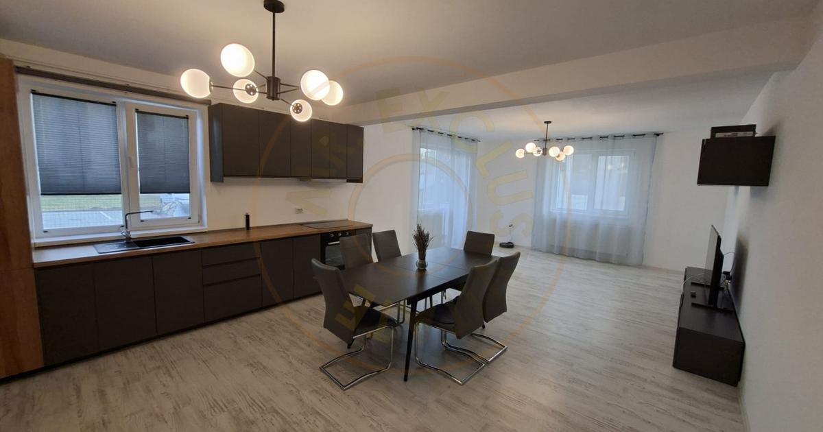 Apartament decomandat cu 3 camere în Ștefănești