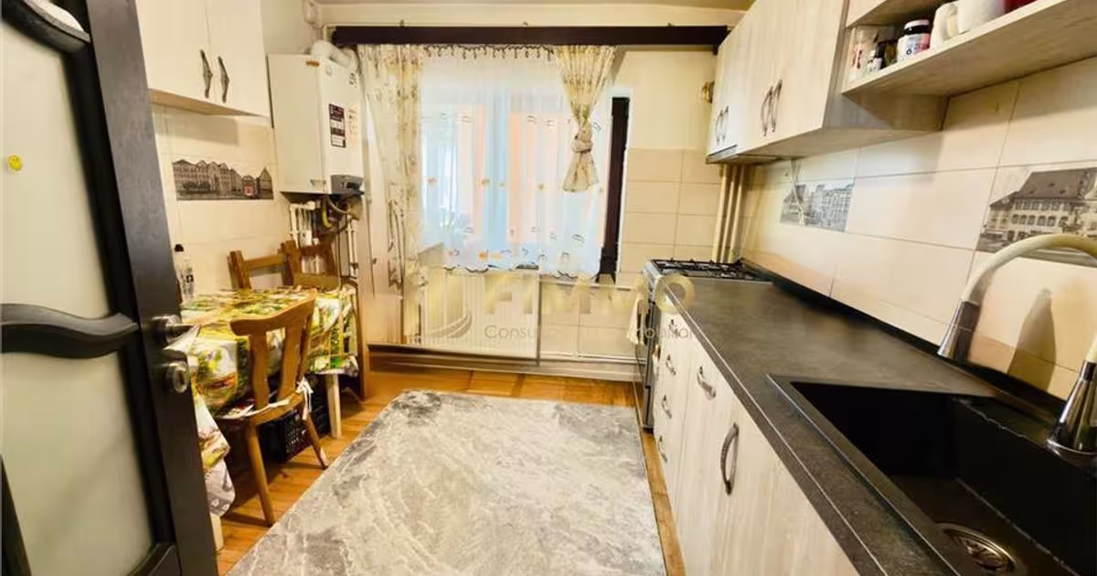 Apartament decomandat cu 3 camere în zona Est, Suceava