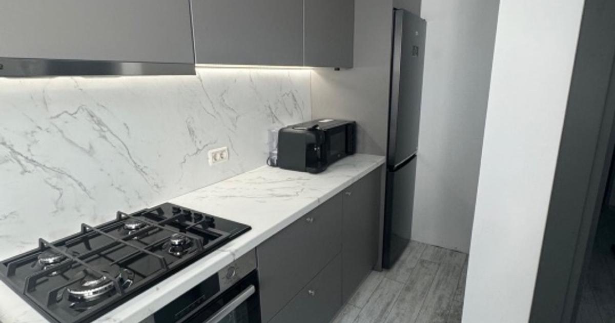 Apartament decomandat cu 3 camere în zona George Enescu, Suceava