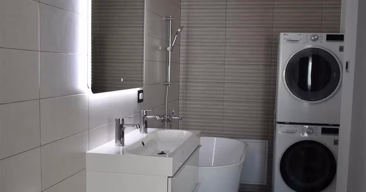 Apartament decomandat cu 3 camere în zona George Enescu, Suceava