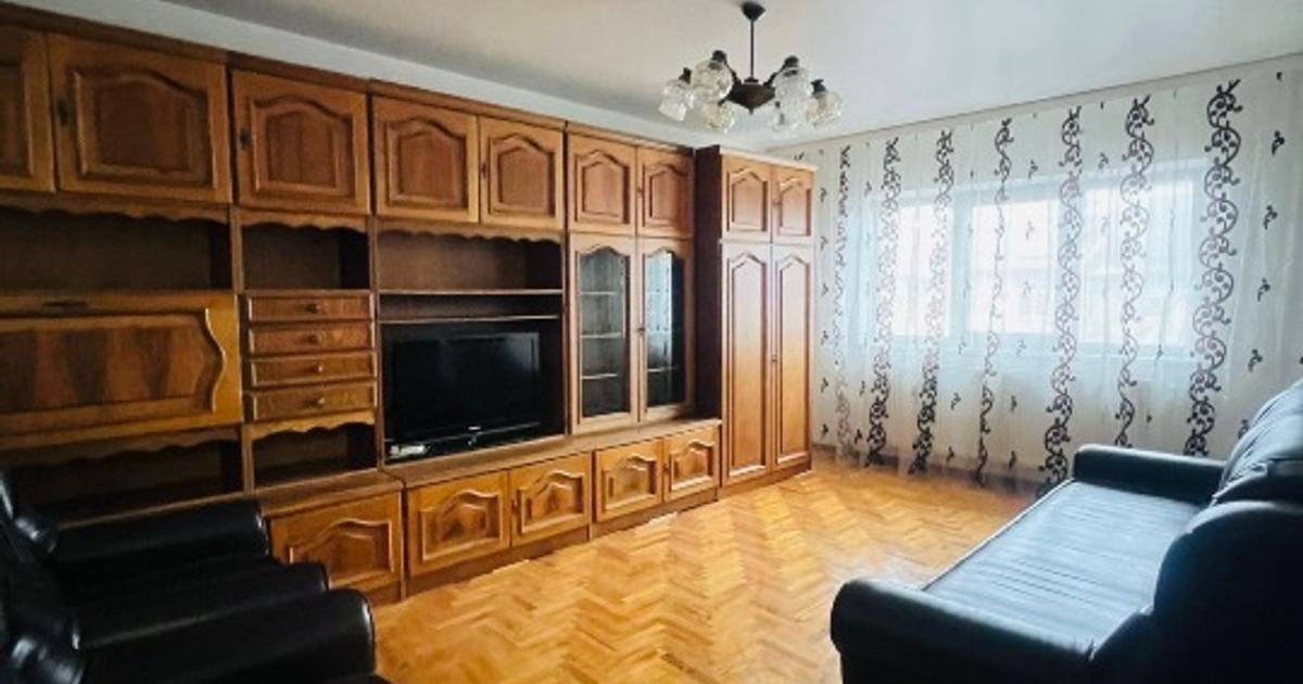 Apartament decomandat cu 3 camere în zona Obcini, Suceava