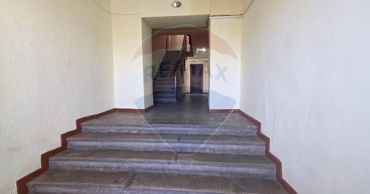Apartament decomandat cu 3 camere în zona Micro 6, Târgoviște